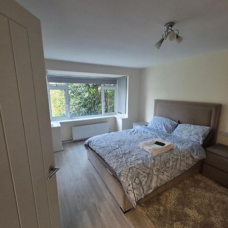 Lovely & Beautiful 2 Bed-Apartment In Borehamwood Luaran gambar